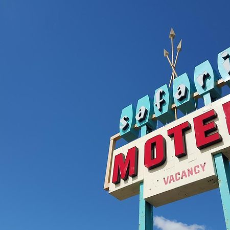 Safari Inn Motel Swift Current Exteriör bild