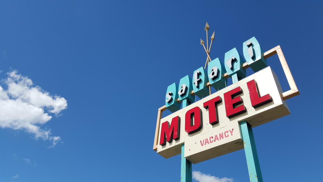 Safari Inn Motel Swift Current Exteriör bild